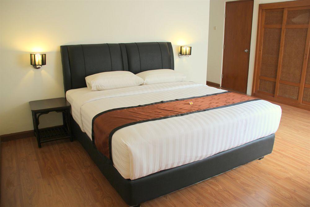 Plagoo Holiday Hotel Нуса-Дуа Экстерьер фото
