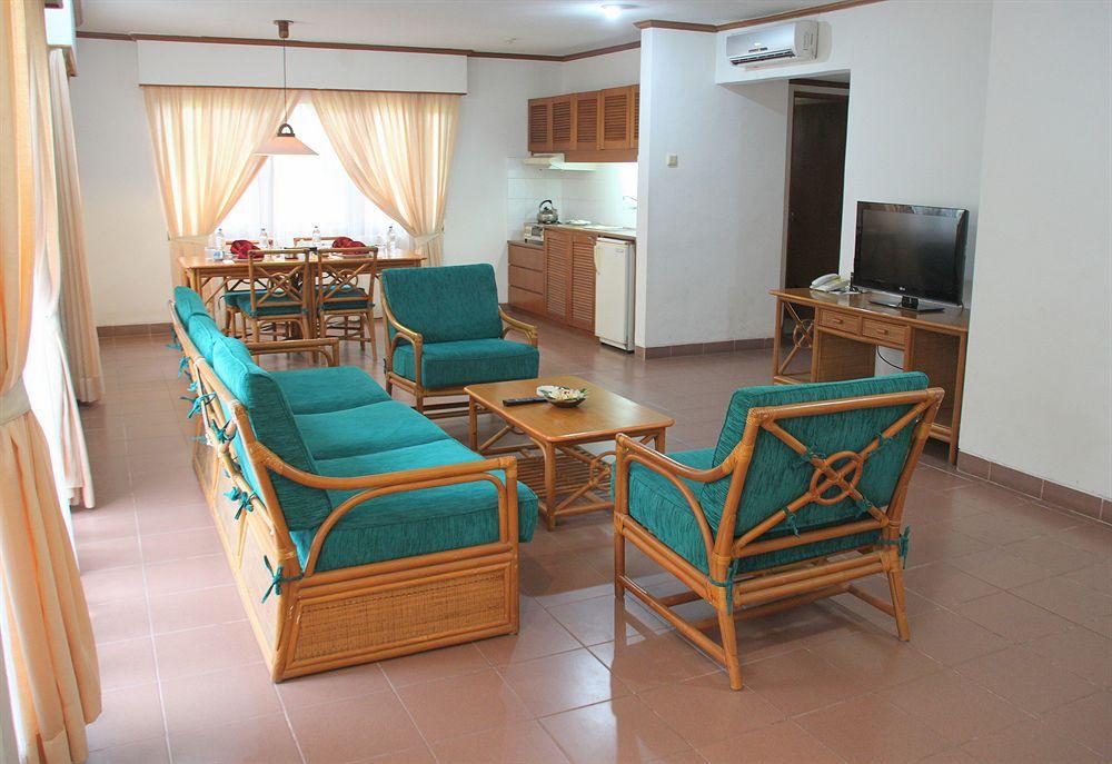 Plagoo Holiday Hotel Нуса-Дуа Экстерьер фото